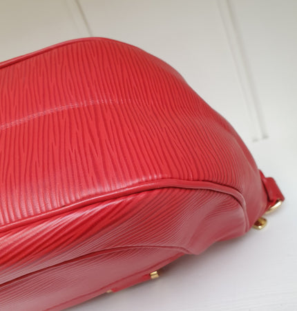 Louis vuitton epi leather