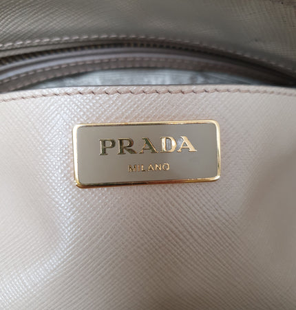 Sac à main Prada en cuir saffiano