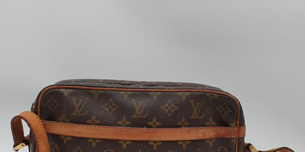 Louis vuitton tracadero crossbody bag