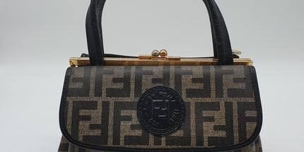 Fendi Rare vintage kiss lock bag