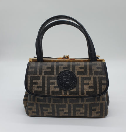 Sac Fendi vintage rare à fermoir baiser