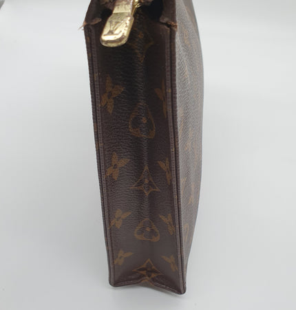 Louis vuitton pochette toiletries