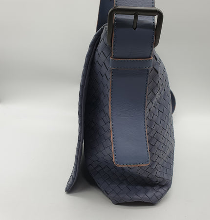 Bottega veneta leather messenger bag