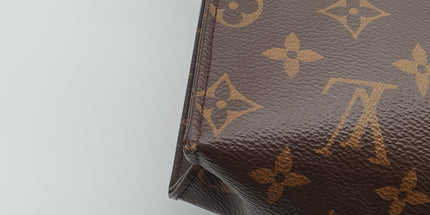 Louis vuitton pochette toiletries