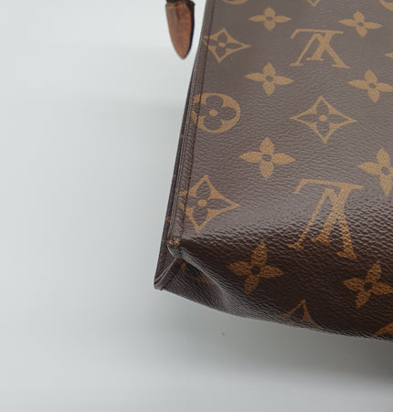 Louis vuitton pochette toiletries