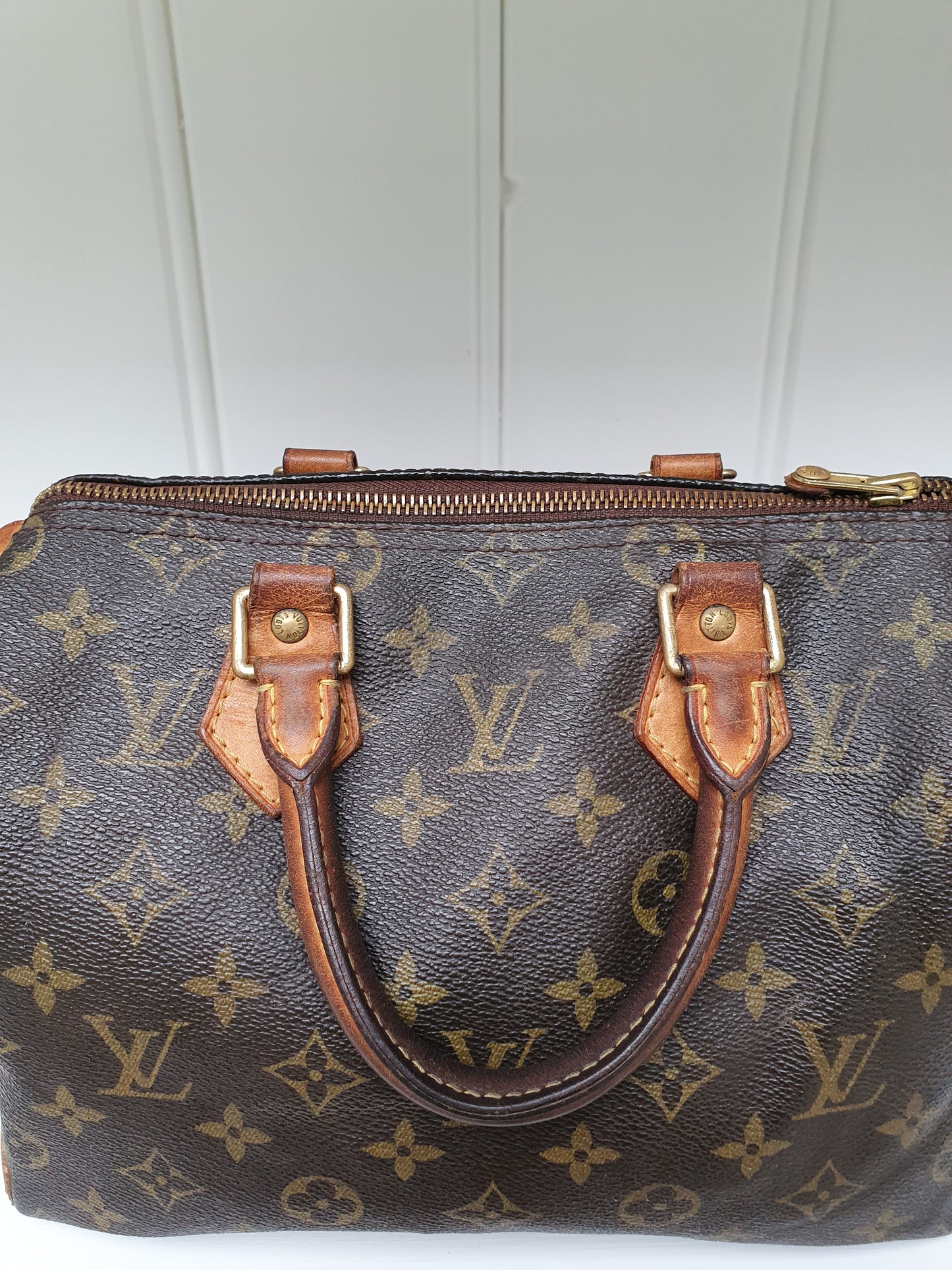 Louis vuitton speedy 25 hand bag