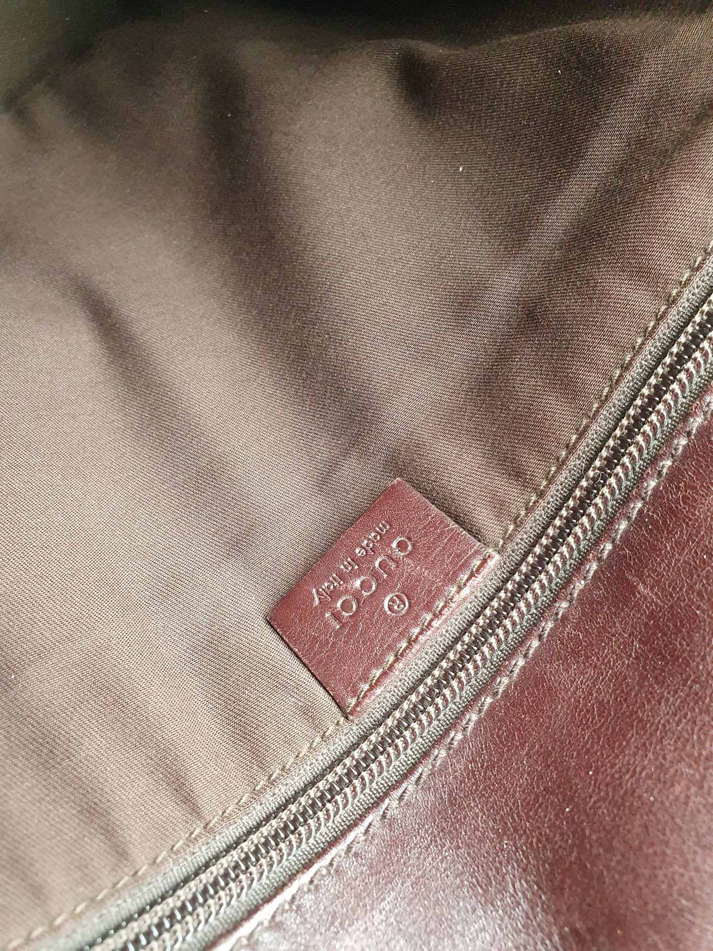 Gucci guccisima leather messenger bag