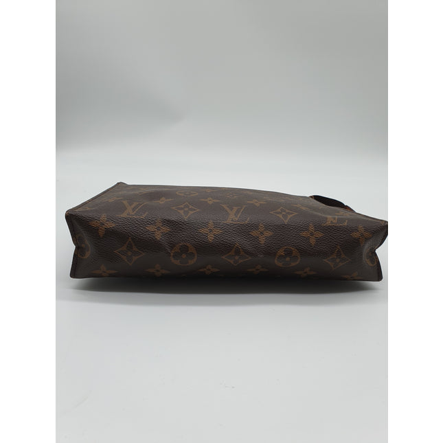 Louis vuitton pochette toiletries