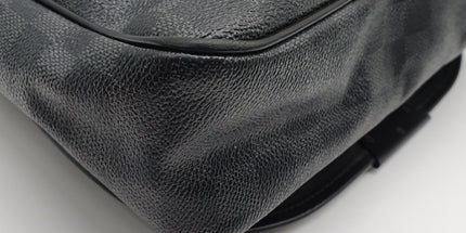 Louis vuitton messenger bag