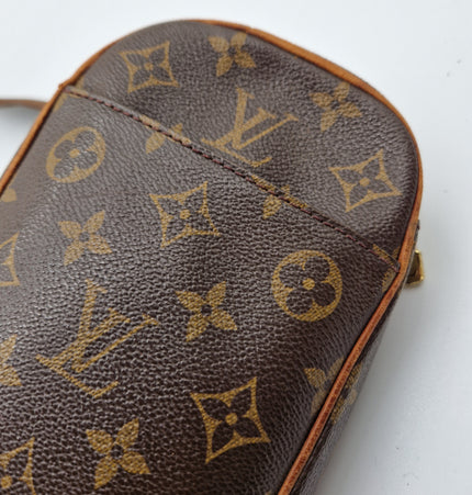 Louis vuitton crossbody bag