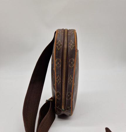 Louis vuitton crossbody bag