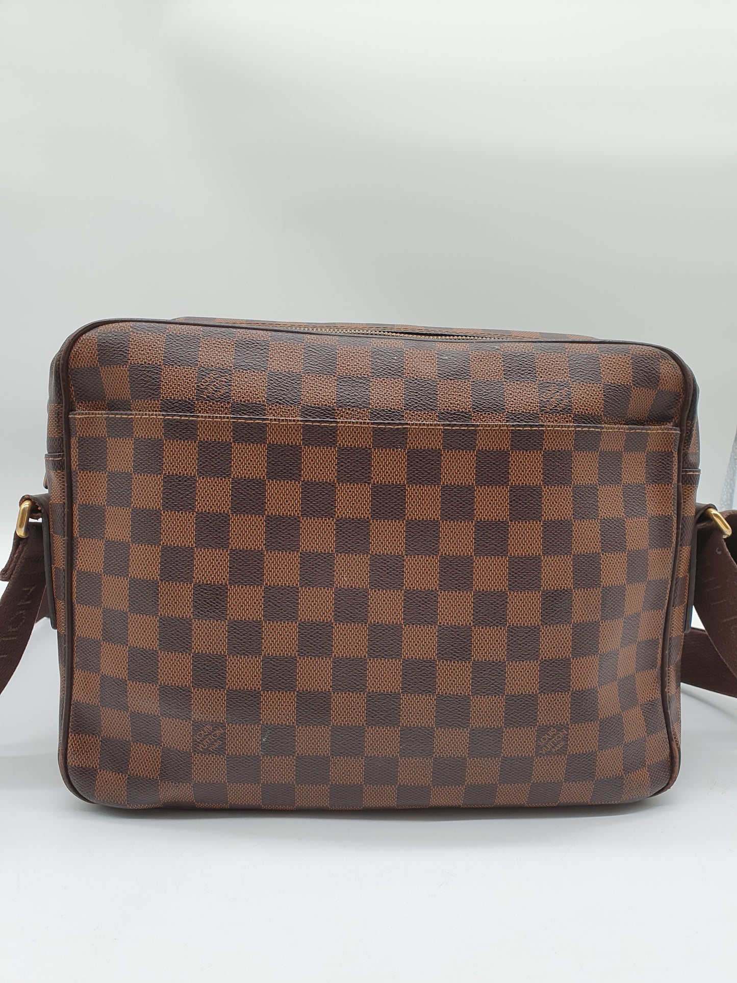 Louis vuitton shelton messenger bag