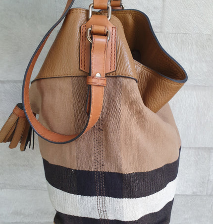 Burberry bucket bag