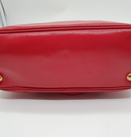 Prada galleria top handle crossbody bag