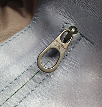 Bottega veneta leather messenger bag