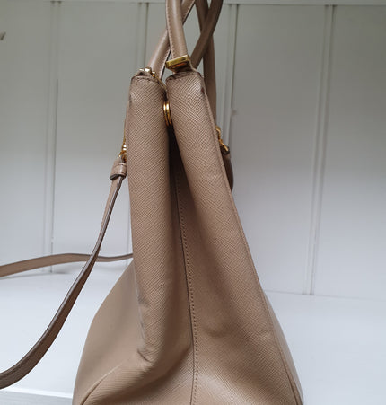 Sac à main Prada en cuir saffiano