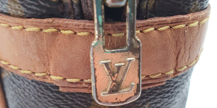 Louis vuitton tracadero crossbody bag