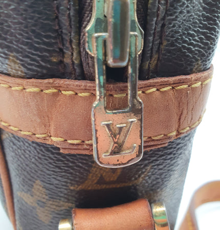 Louis vuitton tracadero crossbody bag