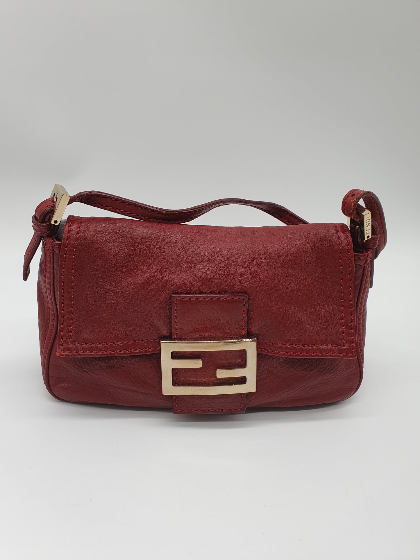 Fendi baguette leather shoulder bag