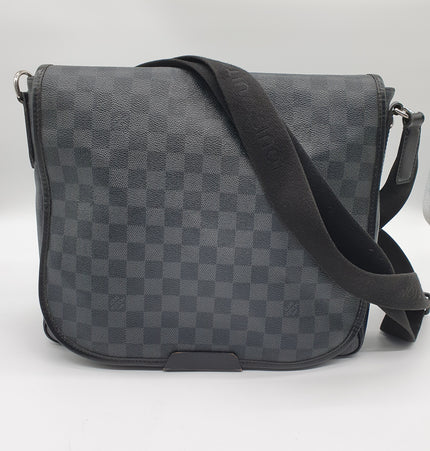 Louis vuitton messenger bag