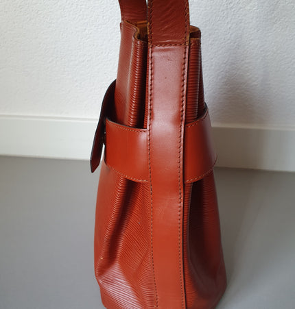 Louis vuitton twist lock vintage epi bag