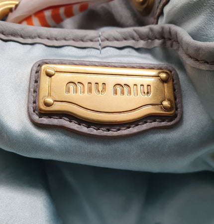 Sac cabas bandoulière en denim rare Miu Miu,