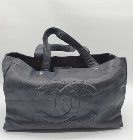 Chanel leather black shoulder bag