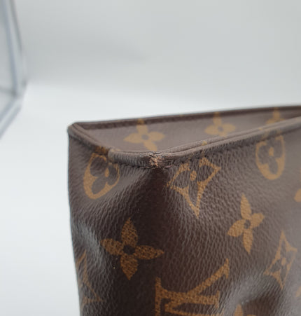 Louis vuitton pochette toiletries