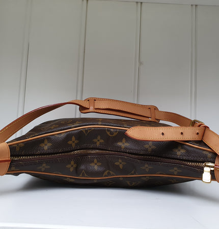 Louis vuitton boulogne crossbody/shoulder bag