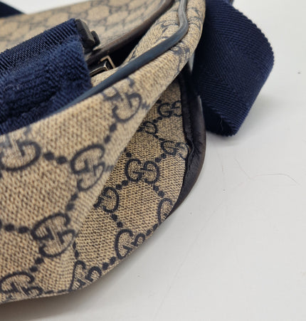 Gucci gg monogram messenger bag