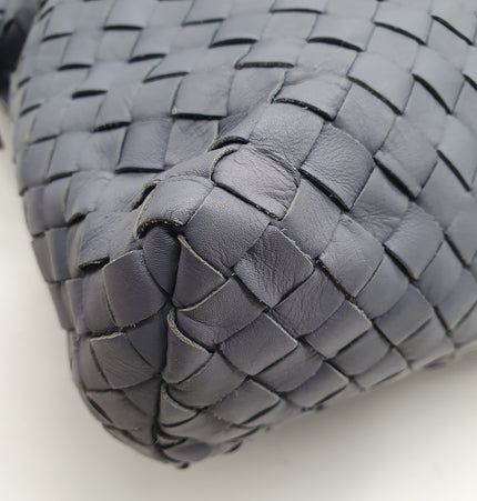 Bottega veneta leather messenger bag