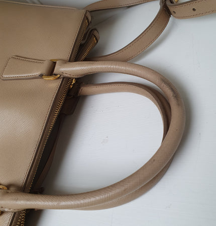 Sac à main Prada en cuir saffiano