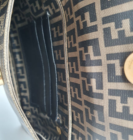Sac Fendi vintage rare à fermoir baiser