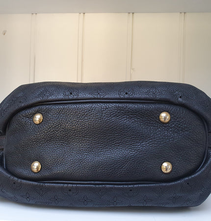 Louis vuitton mahina shoulder bag