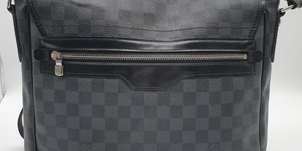 Louis vuitton messenger bag