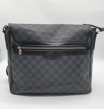 Louis vuitton messenger bag