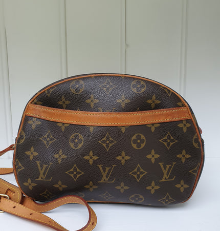 Louis vuitton blois crossbody bag