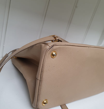 Sac à main Prada en cuir saffiano