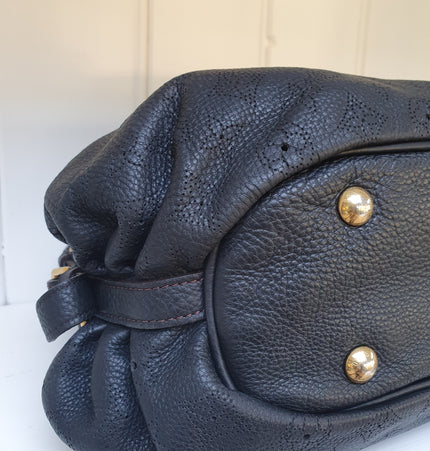 Louis vuitton mahina shoulder bag