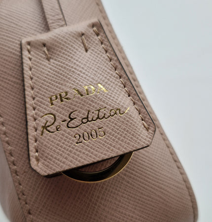 Prada 2000 re edition bag