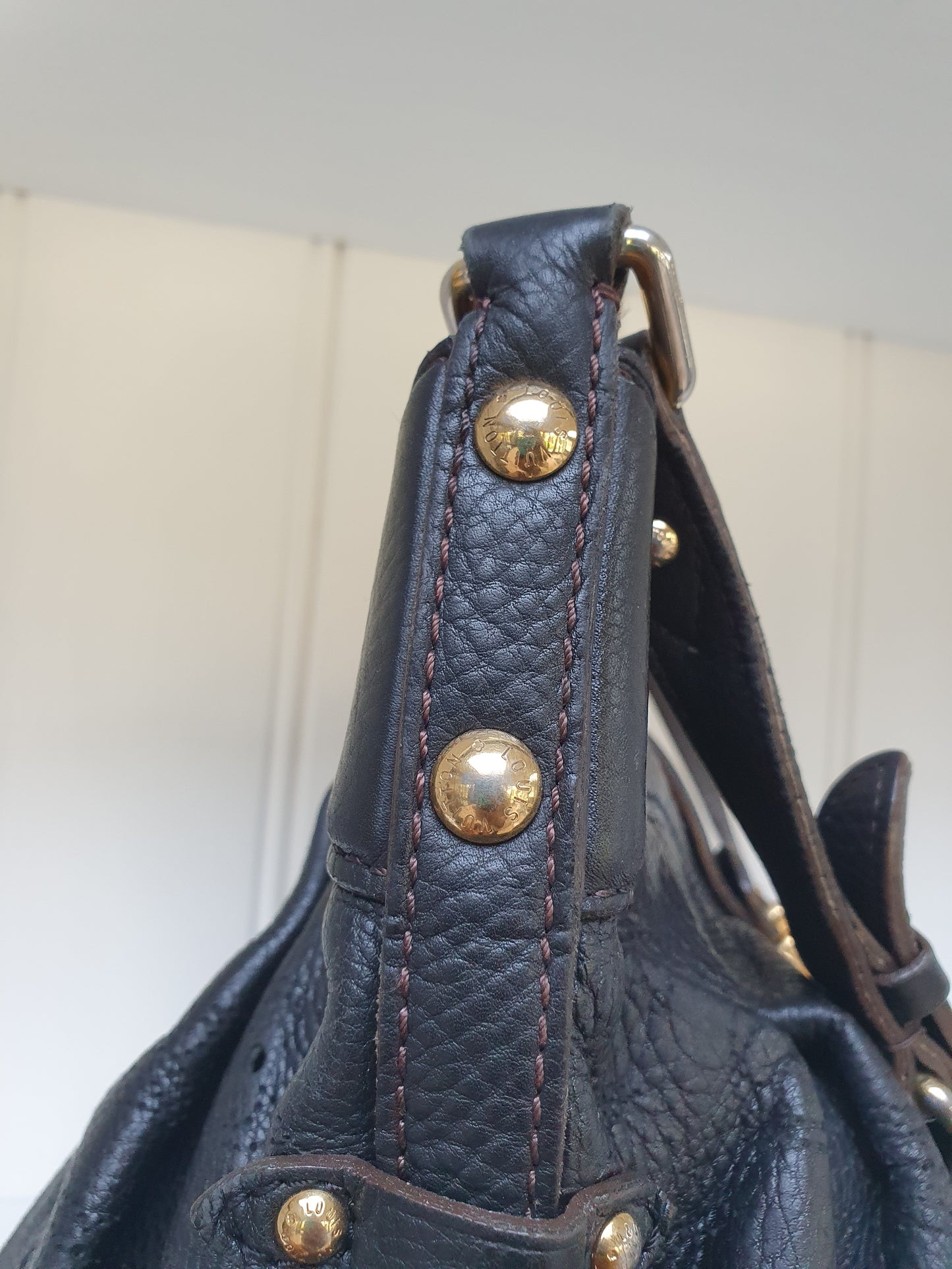 Louis vuitton mahina shoulder bag