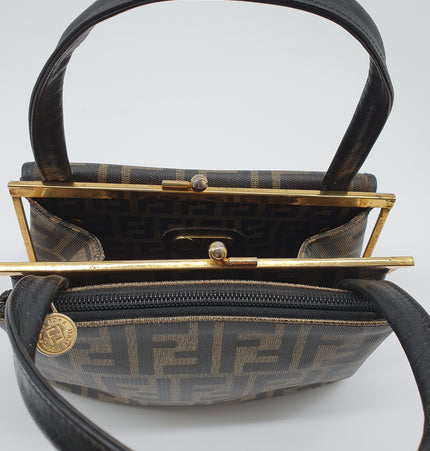 Sac Fendi vintage rare à fermoir baiser