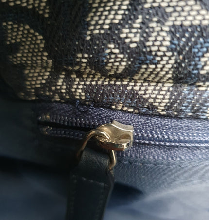 Dior Schultertasche aus Sattel-Denim