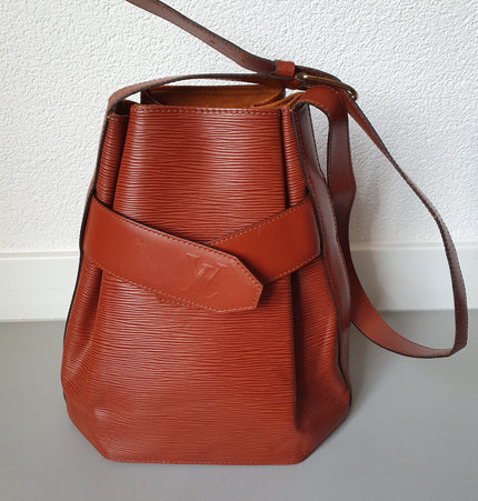 Louis vuitton twist lock vintage epi bag