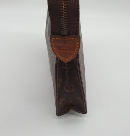 Louis vuitton pochette toiletries