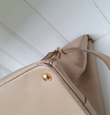 Sac à main Prada en cuir saffiano