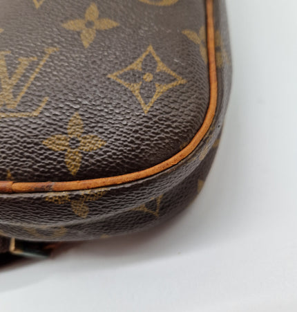 Louis vuitton crossbody bag