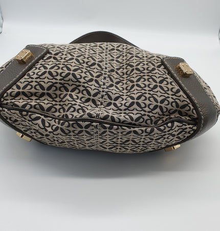 Loewe Anagram vintage shoulder bag