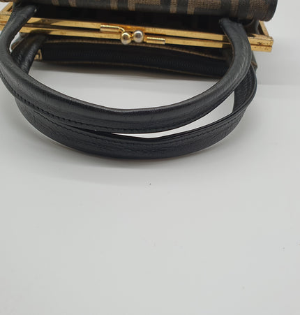Sac Fendi vintage rare à fermoir baiser
