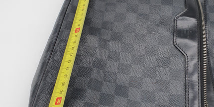 Louis vuitton messenger bag